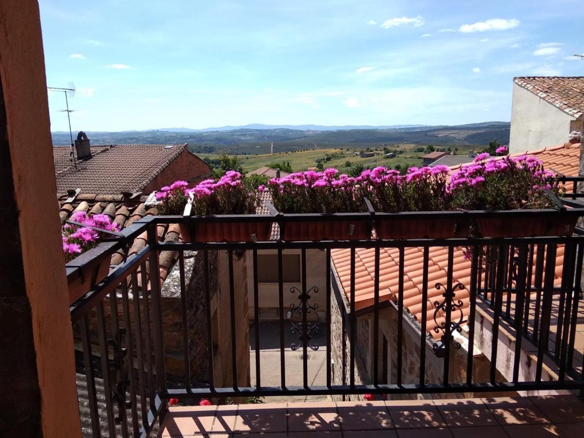 La Primavera Nuez Luaran gambar